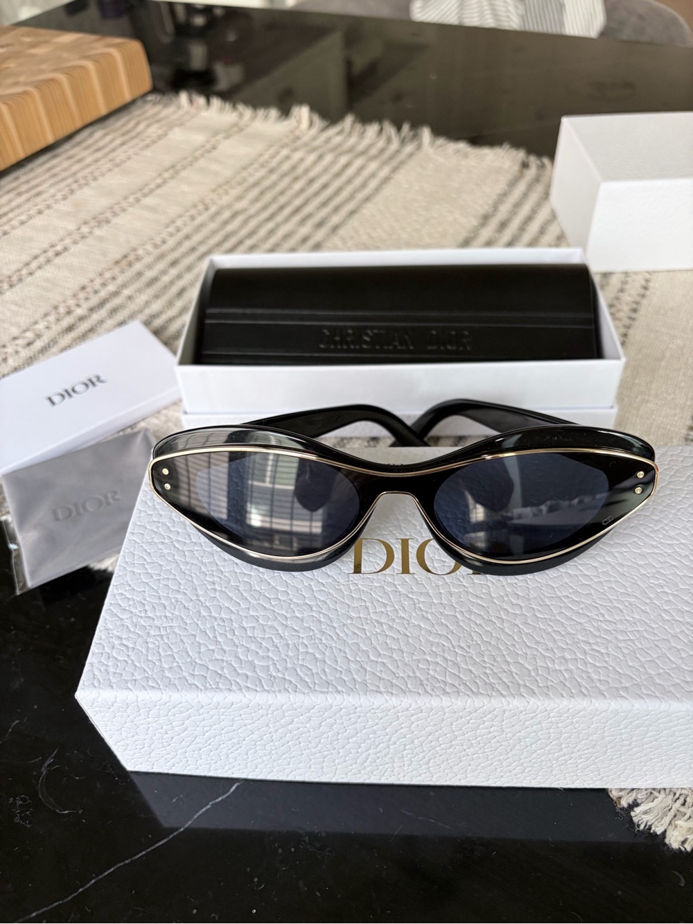 Dior Black Cat-Eye Sunglasses with Blue Lenses Dior Meteor II - Picture 2 of 8